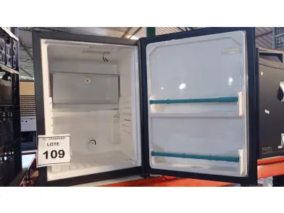 LOTE 109 - 01 FRIGOBAR MARCA ELECTROLUX. (NO ESTADO) ATENÇÃO! FAZER A VISITAÇÃO ANTES DE ARREMATAR, NÃO SABEMOS SE FUNCIONA, LEILÃO NÃO TEM GARANTIA E NEM DEVOLUÇÃO, SUJEITO A POSSÍVEIS AVARIAS VISÍVEIS/OCULTAS E/OU AUSÊNCIA DE COMPONENTES.