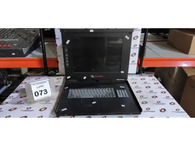 LOTE 073 - 01 CONSOLE DE SERVIDOR MARCA AVOCENT. (NO ESTADO) ATENÇÃO! FAZER A VISITAÇÃO ANTES DE ARREMATAR, NÃO SABEMOS SE FUNCIONA, LEILÃO NÃO TEM GARANTIA E NEM DEVOLUÇÃO, SUJEITO A POSSÍVEIS AVARIAS VISÍVEIS/OCULTAS E/OU AUSÊNCIA DE COMPONENTES.