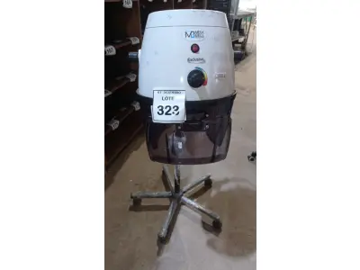 LOTE 323 - 01 SECADOR DE CABELO PROFISSIONAL MARCA MEGABELL. (NO ESTADO) ATENÇÃO! FAZER A VISITAÇÃO ANTES DE ARREMATAR, NÃO SABEMOS SE FUNCIONA, LEILÃO NÃO TEM GARANTIA E NEM DEVOLUÇÃO, SUJEITO A POSSÍVEIS AVARIAS VISÍVEIS/OCULTAS E/OU AUSÊNCIA DE COMPONENTES.