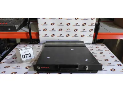 LOTE 073 - 01 CONSOLE DE SERVIDOR MARCA AVOCENT. (NO ESTADO) ATENÇÃO! FAZER A VISITAÇÃO ANTES DE ARREMATAR, NÃO SABEMOS SE FUNCIONA, LEILÃO NÃO TEM GARANTIA E NEM DEVOLUÇÃO, SUJEITO A POSSÍVEIS AVARIAS VISÍVEIS/OCULTAS E/OU AUSÊNCIA DE COMPONENTES.