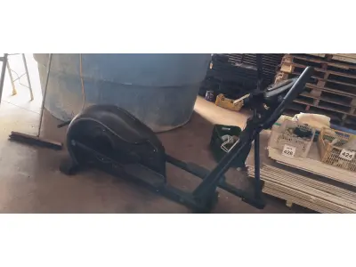 LOTE 141 - 01 ELIPTCOM LF200. (NO ESTADO) ATENÇÃO! FAZER A VISITAÇÃO ANTES DE ARREMATAR, NÃO SABEMOS SE FUNCIONA, LEILÃO NÃO TEM GARANTIA E NEM DEVOLUÇÃO, SUJEITO A POSSÍVEIS AVARIAS VISÍVEIS/OCULTAS E/OU AUSÊNCIA DE COMPONENTES.