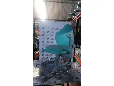 LOTE 376 - 01 CADEIRA MOCHO GIRATÓRIA. (NO ESTADO) ATENÇÃO! FAZER A VISITAÇÃO ANTES DE ARREMATAR, NÃO SABEMOS SE FUNCIONA, LEILÃO NÃO TEM GARANTIA E NEM DEVOLUÇÃO, SUJEITO A POSSÍVEIS AVARIAS VISÍVEIS/OCULTAS E/OU AUSÊNCIA DE COMPONENTES.