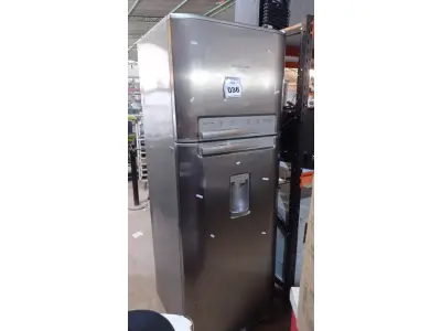 LOTE 036 - 01 GELADEIRA DE 127V MARCA ELECTROLUX. (NO ESTADO) ATENÇÃO! FAZER A VISITAÇÃO ANTES DE ARREMATAR, NÃO SABEMOS SE FUNCIONA, LEILÃO NÃO TEM GARANTIA E NEM DEVOLUÇÃO, SUJEITO A POSSÍVEIS AVARIAS VISÍVEIS/OCULTAS E/OU AUSÊNCIA DE COMPONENTES.