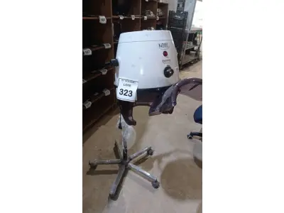 LOTE 323 - 01 SECADOR DE CABELO PROFISSIONAL MARCA MEGABELL. (NO ESTADO) ATENÇÃO! FAZER A VISITAÇÃO ANTES DE ARREMATAR, NÃO SABEMOS SE FUNCIONA, LEILÃO NÃO TEM GARANTIA E NEM DEVOLUÇÃO, SUJEITO A POSSÍVEIS AVARIAS VISÍVEIS/OCULTAS E/OU AUSÊNCIA DE COMPONENTES.