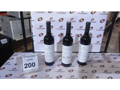 LOTE 200 - 03 GARRAFAS DE VINHO FINO TINTO SECO VALA REAL DE 750ML SAFRA 2019. (NO ESTADO) ATENÇÃO! FAZER A VISITAÇÃO ANTES DE ARREMATAR, NÃO SABEMOS SE FUNCIONA, LEILÃO NÃO TEM GARANTIA E NEM DEVOLUÇÃO, SUJEITO A POSSÍVEIS AVARIAS VISÍVEIS/OCULTAS E/OU AUSÊNCIA DE COMPONENTES.