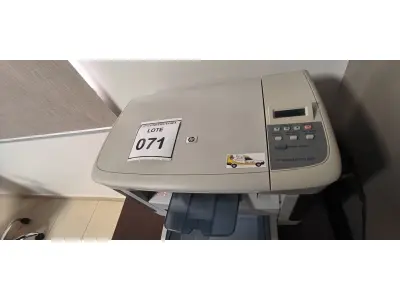 LOTE 071 - 01 IMPRESSORA HP LASERJET M1120MFP. (NO ESTADO) ATENÇÃO! FAZER A VISITAÇÃO ANTES DE ARREMATAR, NÃO SABEMOS SE FUNCIONA, LEILÃO NÃO TEM GARANTIA E NEM DEVOLUÇÃO, SUJEITO A POSSÍVEIS AVARIAS VISÍVEIS/OCULTAS E/OU AUSÊNCIA DE COMPONENTES.