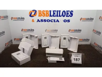 LOTE 187 - 05 CONTROLES DE AR-CONDICIONADO MARCA TRANE. (NO ESTADO) ATENÇÃO! FAZER A VISITAÇÃO ANTES DE ARREMATAR, NÃO SABEMOS SE FUNCIONA, LEILÃO NÃO TEM GARANTIA E NEM DEVOLUÇÃO, SUJEITO A POSSÍVEIS AVARIAS VISÍVEIS/OCULTAS E/OU AUSÊNCIA DE COMPONENTES.