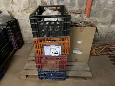 LOTE 132 - 01 LOTE COM COM CAIXAS DE TOMADA PARA PERFILADO, MINI PRAGMA PARA QUADREO QDL, TAMPAS DE ACABAMENTOS EM PLÁSTICO, SUPORTES PARA CONECTORES RJ, ABRAÇADEIRAS DIVERSAS.   (CAIXA ORGANIZADORA NAO INCLUSA) (NO ESTADO) ATENÇÃO! FAZER A VISITAÇÃO ANTES DE ARREMATAR, NÃO SABEMOS SE FUNCIONA, LEILÃO NÃO TEM GARANTIA E NEM DEVOLUÇÃO, SUJEITO A POSSÍVEIS AVARIAS VISÍVEIS/OCULTAS E/OU AUSÊNCIA DE COMPONENTES.