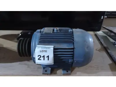 LOTE 211 - 01 MOTOR ELÉTRICO INDUSTRIAL. (NO ESTADO) ATENÇÃO! FAZER A VISITAÇÃO ANTES DE ARREMATAR, NÃO SABEMOS SE FUNCIONA, LEILÃO NÃO TEM GARANTIA E NEM DEVOLUÇÃO, SUJEITO A POSSÍVEIS AVARIAS VISÍVEIS/OCULTAS E/OU AUSÊNCIA DE COMPONENTES.