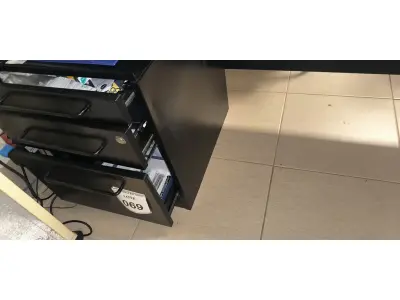 LOTE 069 - 01 GAVETEIRO EM AÇO 03 GAVETAS NA COR PRETA. (NO ESTADO) ATENÇÃO! FAZER A VISITAÇÃO ANTES DE ARREMATAR, NÃO SABEMOS SE FUNCIONA, LEILÃO NÃO TEM GARANTIA E NEM DEVOLUÇÃO, SUJEITO A POSSÍVEIS AVARIAS VISÍVEIS/OCULTAS E/OU AUSÊNCIA DE COMPONENTES.