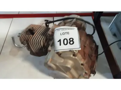 LOTE 108 - 01 MOTOR DE MOTO. (NO ESTADO) ATENÇÃO! FAZER A VISITAÇÃO ANTES DE ARREMATAR, NÃO SABEMOS SE FUNCIONA, LEILÃO NÃO TEM GARANTIA E NEM DEVOLUÇÃO, SUJEITO A POSSÍVEIS AVARIAS VISÍVEIS/OCULTAS E/OU AUSÊNCIA DE COMPONENTES.