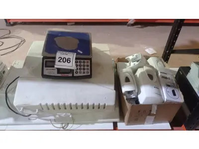 LOTE 206 - 01 BALANÇA MARCA URANO E 01 DEPURADOR DE AR. (NO ESTADO) ATENÇÃO! FAZER A VISITAÇÃO ANTES DE ARREMATAR, NÃO SABEMOS SE FUNCIONA, LEILÃO NÃO TEM GARANTIA E NEM DEVOLUÇÃO, SUJEITO A POSSÍVEIS AVARIAS VISÍVEIS/OCULTAS E/OU AUSÊNCIA DE COMPONENTES.