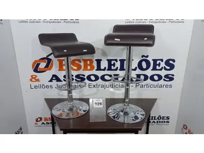 LOTE 026 - 02 BANQUETAS. (NO ESTADO) ATENÇÃO! FAZER A VISITAÇÃO ANTES DE ARREMATAR, NÃO SABEMOS SE FUNCIONA, LEILÃO NÃO TEM GARANTIA E NEM DEVOLUÇÃO, SUJEITO A POSSÍVEIS AVARIAS VISÍVEIS/OCULTAS E/OU AUSÊNCIA DE COMPONENTES.