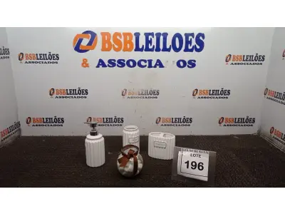 LOTE 196 - 01 CONJUNTO DE UTENSÍLIOS PARA BANHEIRO. (NO ESTADO) ATENÇÃO! FAZER A VISITAÇÃO ANTES DE ARREMATAR, NÃO SABEMOS SE FUNCIONA, LEILÃO NÃO TEM GARANTIA E NEM DEVOLUÇÃO, SUJEITO A POSSÍVEIS AVARIAS VISÍVEIS/OCULTAS E/OU AUSÊNCIA DE COMPONENTES.
