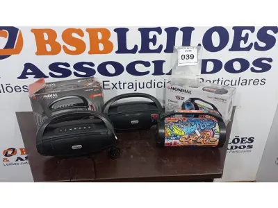 LOTE 039 - 03 CAIXAS DE SOM MARCA MODIAL. (NO ESTADO) ATENÇÃO! FAZER A VISITAÇÃO ANTES DE ARREMATAR, NÃO SABEMOS SE FUNCIONA, LEILÃO NÃO TEM GARANTIA E NEM DEVOLUÇÃO, SUJEITO A POSSÍVEIS AVARIAS VISÍVEIS/OCULTAS E/OU AUSÊNCIA DE COMPONENTES.