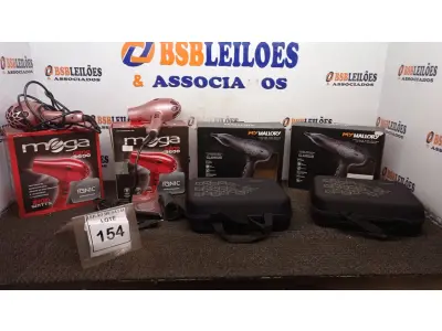 LOTE 154 - 04 SECADORES DE CABELO MARCAS MALLORY E MEGA 220V. (NO ESTADO) ATENÇÃO! FAZER A VISITAÇÃO ANTES DE ARREMATAR, NÃO SABEMOS SE FUNCIONA, LEILÃO NÃO TEM GARANTIA E NEM DEVOLUÇÃO, SUJEITO A POSSÍVEIS AVARIAS VISÍVEIS/OCULTAS E/OU AUSÊNCIA DE COMPONENTES.