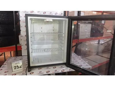 LOTE 252 - 01 FRIGOBAR. (NO ESTADO) ATENÇÃO! FAZER A VISITAÇÃO ANTES DE ARREMATAR, NÃO SABEMOS SE FUNCIONA, LEILÃO NÃO TEM GARANTIA E NEM DEVOLUÇÃO, SUJEITO A POSSÍVEIS AVARIAS VISÍVEIS/OCULTAS E/OU AUSÊNCIA DE COMPONENTES.