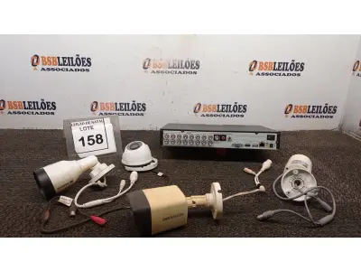LOTE 158 - 01 DVR MARCA INTELBRAS MODELO VD 3016 E 04 CÂMERAS DE MONITORAMENTO. (NO ESTADO) ATENÇÃO! FAZER A VISITAÇÃO ANTES DE ARREMATAR, NÃO SABEMOS SE FUNCIONA, LEILÃO NÃO TEM GARANTIA E NEM DEVOLUÇÃO, SUJEITO A POSSÍVEIS AVARIAS VISÍVEIS/OCULTAS E/OU AUSÊNCIA DE COMPONENTES.