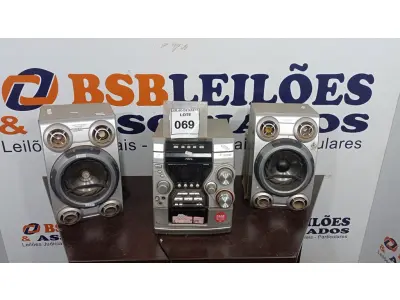 LOTE 069 - 01 APARELHO DE SOM COM 02 CAIXAS MARCA AIWA. (NO ESTADO) ATENÇÃO! FAZER A VISITAÇÃO ANTES DE ARREMATAR, NÃO SABEMOS SE FUNCIONA, LEILÃO NÃO TEM GARANTIA E NEM DEVOLUÇÃO, SUJEITO A POSSÍVEIS AVARIAS VISÍVEIS/OCULTAS E/OU AUSÊNCIA DE COMPONENTES.