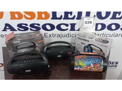 LOTE 039 - 03 CAIXAS DE SOM MARCA MODIAL. (NO ESTADO) ATENÇÃO! FAZER A VISITAÇÃO ANTES DE ARREMATAR, NÃO SABEMOS SE FUNCIONA, LEILÃO NÃO TEM GARANTIA E NEM DEVOLUÇÃO, SUJEITO A POSSÍVEIS AVARIAS VISÍVEIS/OCULTAS E/OU AUSÊNCIA DE COMPONENTES.