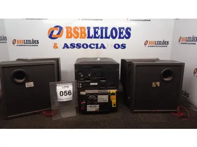 LOTE 056 - 01 APARELHO DE SOM COM 02 CAIXAS MARCA PHILPS. (NO ESTADO) ATENÇÃO! FAZER A VISITAÇÃO ANTES DE ARREMATAR, NÃO SABEMOS SE FUNCIONA, LEILÃO NÃO TEM GARANTIA E NEM DEVOLUÇÃO, SUJEITO A POSSÍVEIS AVARIAS VISÍVEIS/OCULTAS E/OU AUSÊNCIA DE COMPONENTES.