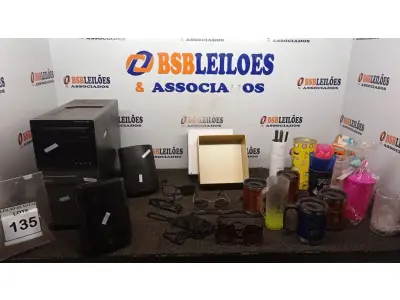 LOTE 135 - 01 CPU DELL CORE I3COM 8GB DE RAM, 02 CAIXAS ACÚSTICA INDOOR ACUSTIC RESEARCH E VÁRIOS COPOS E ÓCULOS DE SOL MODELOS DIVERSOS. (NO ESTADO) ATENÇÃO! FAZER A VISITAÇÃO ANTES DE ARREMATAR, NÃO SABEMOS SE FUNCIONA, LEILÃO NÃO TEM GARANTIA E NEM DEVOLUÇÃO, SUJEITO A POSSÍVEIS AVARIAS VISÍVEIS/OCULTAS E/OU AUSÊNCIA DE COMPONENTES.