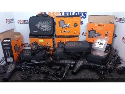 LOTE 139 - 05 SECADORES DE CABELO MALLORY SENDO 03 220V E 02 127V E 01 ESCOVA DE CABELO MARCA MALLORY 220V.  (NO ESTADO) ATENÇÃO! FAZER A VISITAÇÃO ANTES DE ARREMATAR, NÃO SABEMOS SE FUNCIONA, LEILÃO NÃO TEM GARANTIA E NEM DEVOLUÇÃO, SUJEITO A POSSÍVEIS AVARIAS VISÍVEIS/OCULTAS E/OU AUSÊNCIA DE COMPONENTES.