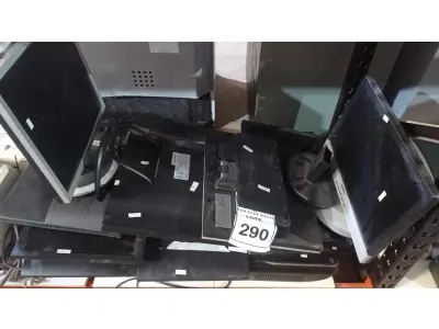LOTE 290 - 01 LOTE COM VÁRIOS MONITORES DE MARCAS E MODELOS DIVERSOS. (NO ESTADO) ATENÇÃO! FAZER A VISITAÇÃO ANTES DE ARREMATAR, NÃO SABEMOS SE FUNCIONA, LEILÃO NÃO TEM GARANTIA E NEM DEVOLUÇÃO, SUJEITO A POSSÍVEIS AVARIAS VISÍVEIS/OCULTAS E/OU AUSÊNCIA DE COMPONENTES.