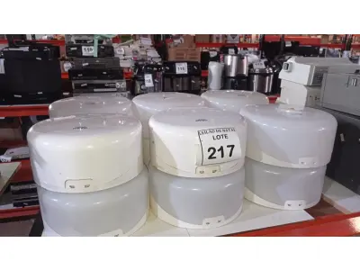 LOTE 217 - 12 DISPENSES DE PAPEL. (NO ESTADO) ATENÇÃO! FAZER A VISITAÇÃO ANTES DE ARREMATAR, NÃO SABEMOS SE FUNCIONA, LEILÃO NÃO TEM GARANTIA E NEM DEVOLUÇÃO, SUJEITO A POSSÍVEIS AVARIAS VISÍVEIS/OCULTAS E/OU AUSÊNCIA DE COMPONENTES.