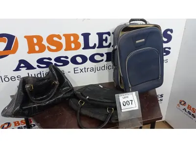 LOTE 007 - 01 MALA COM RODINHAS E 02 BOLSAS. (NO ESTADO) ATENÇÃO! FAZER A VISITAÇÃO ANTES DE ARREMATAR, NÃO SABEMOS SE FUNCIONA, LEILÃO NÃO TEM GARANTIA E NEM DEVOLUÇÃO, SUJEITO A POSSÍVEIS AVARIAS VISÍVEIS/OCULTAS E/OU AUSÊNCIA DE COMPONENTES.