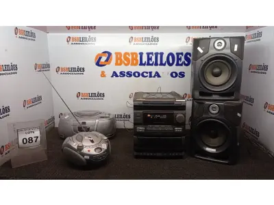 LOTE 087 - 01 LOTE COM MICRO SYSTEM E 02 RÁDIOS COM CD PLAYER. (NO ESTADO) ATENÇÃO! FAZER A VISITAÇÃO ANTES DE ARREMATAR, NÃO SABEMOS SE FUNCIONA, LEILÃO NÃO TEM GARANTIA E NEM DEVOLUÇÃO, SUJEITO A POSSÍVEIS AVARIAS VISÍVEIS/OCULTAS E/OU AUSÊNCIA DE COMPONENTES.