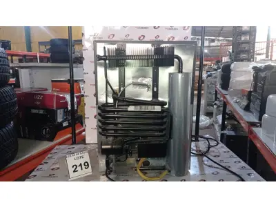 LOTE 219 - 01 FRIGOBAR MARCA ELECTROLUX. (NO ESTADO) ATENÇÃO! FAZER A VISITAÇÃO ANTES DE ARREMATAR, NÃO SABEMOS SE FUNCIONA, LEILÃO NÃO TEM GARANTIA E NEM DEVOLUÇÃO, SUJEITO A POSSÍVEIS AVARIAS VISÍVEIS/OCULTAS E/OU AUSÊNCIA DE COMPONENTES.