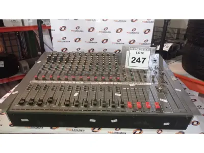 LOTE 247 - 01 MESA DE SOM 12 CANAIS MODELO MXP-390 MARCA SONY. (NO ESTADO) ATENÇÃO! FAZER A VISITAÇÃO ANTES DE ARREMATAR, NÃO SABEMOS SE FUNCIONA, LEILÃO NÃO TEM GARANTIA E NEM DEVOLUÇÃO, SUJEITO A POSSÍVEIS AVARIAS VISÍVEIS/OCULTAS E/OU AUSÊNCIA DE COMPONENTES.