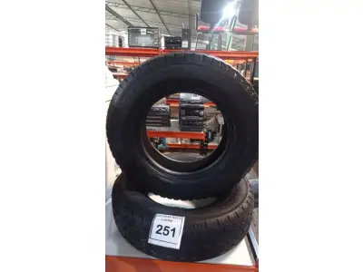 LOTE 251 - 02 PNEUS REMOLD MEDIDA 185 R14C. (NO ESTADO) ATENÇÃO! FAZER A VISITAÇÃO ANTES DE ARREMATAR, NÃO SABEMOS SE FUNCIONA, LEILÃO NÃO TEM GARANTIA E NEM DEVOLUÇÃO, SUJEITO A POSSÍVEIS AVARIAS VISÍVEIS/OCULTAS E/OU AUSÊNCIA DE COMPONENTES.