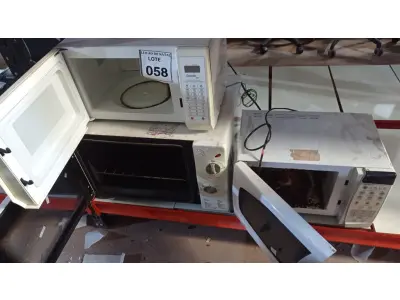LOTE 058 - 01 FORNO ELÉTRICO MARCA FISCHER E 02 MICRO-ONDAS MARCAS ELECTROLUX E PANASONIC. (NO ESTADO) ATENÇÃO! FAZER A VISITAÇÃO ANTES DE ARREMATAR, NÃO SABEMOS SE FUNCIONA, LEILÃO NÃO TEM GARANTIA E NEM DEVOLUÇÃO, SUJEITO A POSSÍVEIS AVARIAS VISÍVEIS/OCULTAS E/OU AUSÊNCIA DE COMPONENTES.
