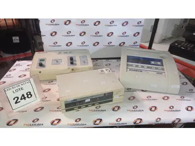 LOTE 248 - 01 APARELHO DE TERAPIA ULTRASSOM, 01 SWITCH KVM ATEM MASTER VIEW E 01 EQUIPAMENTO ESTIMULADOR GALVÂNICO E FARÁDICO EGF MARCA CARCI. (NO ESTADO) ATENÇÃO! FAZER A VISITAÇÃO ANTES DE ARREMATAR, NÃO SABEMOS SE FUNCIONA, LEILÃO NÃO TEM GARANTIA E NEM DEVOLUÇÃO, SUJEITO A POSSÍVEIS AVARIAS VISÍVEIS/OCULTAS E/OU AUSÊNCIA DE COMPONENTES.