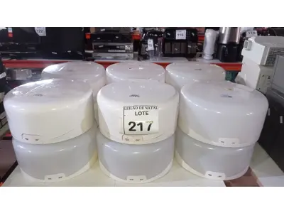 LOTE 217 - 12 DISPENSES DE PAPEL. (NO ESTADO) ATENÇÃO! FAZER A VISITAÇÃO ANTES DE ARREMATAR, NÃO SABEMOS SE FUNCIONA, LEILÃO NÃO TEM GARANTIA E NEM DEVOLUÇÃO, SUJEITO A POSSÍVEIS AVARIAS VISÍVEIS/OCULTAS E/OU AUSÊNCIA DE COMPONENTES.
