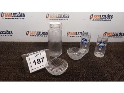 LOTE 187 - 02 COPOS PARA CHOPP, 01 JARRA DE VIDRO E 02 VASILHAS DE VIDRO. (NO ESTADO) ATENÇÃO! FAZER A VISITAÇÃO ANTES DE ARREMATAR, NÃO SABEMOS SE FUNCIONA, LEILÃO NÃO TEM GARANTIA E NEM DEVOLUÇÃO, SUJEITO A POSSÍVEIS AVARIAS VISÍVEIS/OCULTAS E/OU AUSÊNCIA DE COMPONENTES.