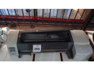 LOTE 265 - 01 PLOTTER DE MESA MODELO DESIGNJET 111 MARCA HP. (NO ESTADO) ATENÇÃO! FAZER A VISITAÇÃO ANTES DE ARREMATAR, NÃO SABEMOS SE FUNCIONA, LEILÃO NÃO TEM GARANTIA E NEM DEVOLUÇÃO, SUJEITO A POSSÍVEIS AVARIAS VISÍVEIS/OCULTAS E/OU AUSÊNCIA DE COMPONENTES.