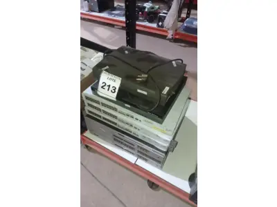 LOTE 213 - 02 MODEMS E 04 SWITCHES DE MARCAS E MODELOS DIVERSOS. (NO ESTADO) ATENÇÃO! FAZER A VISITAÇÃO ANTES DE ARREMATAR, NÃO SABEMOS SE FUNCIONA, LEILÃO NÃO TEM GARANTIA E NEM DEVOLUÇÃO, SUJEITO A POSSÍVEIS AVARIAS VISÍVEIS/OCULTAS E/OU AUSÊNCIA DE COMPONENTES.