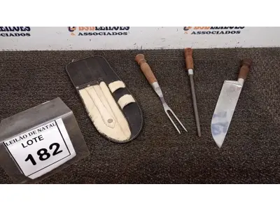 LOTE 182 - 01 KIT PARA CHURRASCO. (NO ESTADO) ATENÇÃO! FAZER A VISITAÇÃO ANTES DE ARREMATAR, NÃO SABEMOS SE FUNCIONA, LEILÃO NÃO TEM GARANTIA E NEM DEVOLUÇÃO, SUJEITO A POSSÍVEIS AVARIAS VISÍVEIS/OCULTAS E/OU AUSÊNCIA DE COMPONENTES.