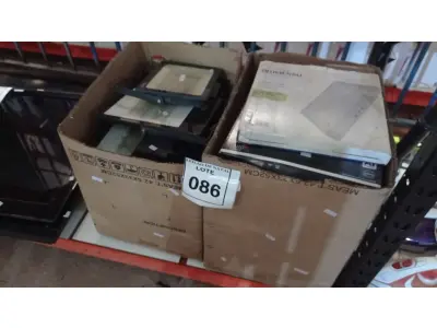 LOTE 086 - 01 LOTE COM GRANDE QUANTIDADE DE LUMINÁRIAS DE MARCAS E MODELOS DIVERSOS. (NO ESTADO) ATENÇÃO! FAZER A VISITAÇÃO ANTES DE ARREMATAR, NÃO SABEMOS SE FUNCIONA, LEILÃO NÃO TEM GARANTIA E NEM DEVOLUÇÃO, SUJEITO A POSSÍVEIS AVARIAS VISÍVEIS/OCULTAS E/OU AUSÊNCIA DE COMPONENTES.