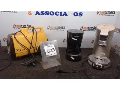 LOTE 023 - 02 CAFETEIRAS E 01 ASPIRADOR (INCOMPLETO). (NO ESTADO) ATENÇÃO! FAZER A VISITAÇÃO ANTES DE ARREMATAR, NÃO SABEMOS SE FUNCIONA, LEILÃO NÃO TEM GARANTIA E NEM DEVOLUÇÃO, SUJEITO A POSSÍVEIS AVARIAS VISÍVEIS/OCULTAS E/OU AUSÊNCIA DE COMPONENTES.