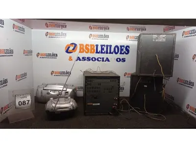 LOTE 087 - 01 LOTE COM MICRO SYSTEM E 02 RÁDIOS COM CD PLAYER. (NO ESTADO) ATENÇÃO! FAZER A VISITAÇÃO ANTES DE ARREMATAR, NÃO SABEMOS SE FUNCIONA, LEILÃO NÃO TEM GARANTIA E NEM DEVOLUÇÃO, SUJEITO A POSSÍVEIS AVARIAS VISÍVEIS/OCULTAS E/OU AUSÊNCIA DE COMPONENTES.