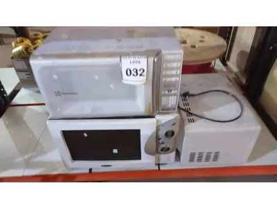LOTE 032 - 01 FORNO ELÉTRICO MARCA FISCHER E 02 MICRO-ONDAS MARCA ELECTROLUX. (NO ESTADO) ATENÇÃO! FAZER A VISITAÇÃO ANTES DE ARREMATAR, NÃO SABEMOS SE FUNCIONA, LEILÃO NÃO TEM GARANTIA E NEM DEVOLUÇÃO, SUJEITO A POSSÍVEIS AVARIAS VISÍVEIS/OCULTAS E/OU AUSÊNCIA DE COMPONENTES.