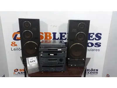 LOTE 043 - 01 APARELHO DE SOM COM 02 CAIXAS MARCA SONY. (NO ESTADO) ATENÇÃO! FAZER A VISITAÇÃO ANTES DE ARREMATAR, NÃO SABEMOS SE FUNCIONA, LEILÃO NÃO TEM GARANTIA E NEM DEVOLUÇÃO, SUJEITO A POSSÍVEIS AVARIAS VISÍVEIS/OCULTAS E/OU AUSÊNCIA DE COMPONENTES.