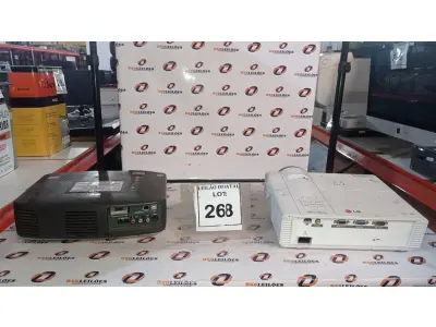 LOTE 268 - 01 PROJETOR MARCA EPSON E 01 PROJETOR MARCA LG. (NO ESTADO) ATENÇÃO! FAZER A VISITAÇÃO ANTES DE ARREMATAR, NÃO SABEMOS SE FUNCIONA, LEILÃO NÃO TEM GARANTIA E NEM DEVOLUÇÃO, SUJEITO A POSSÍVEIS AVARIAS VISÍVEIS/OCULTAS E/OU AUSÊNCIA DE COMPONENTES.