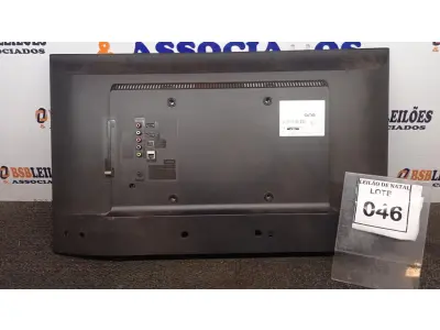 LOTE 046 - 01 TV LCD 32’’ MARCA SAMSUNG. (NO ESTADO) ATENÇÃO! FAZER A VISITAÇÃO ANTES DE ARREMATAR, NÃO SABEMOS SE FUNCIONA, LEILÃO NÃO TEM GARANTIA E NEM DEVOLUÇÃO, SUJEITO A POSSÍVEIS AVARIAS VISÍVEIS/OCULTAS E/OU AUSÊNCIA DE COMPONENTES.