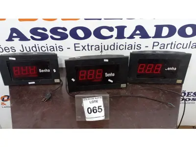 LOTE 065 - 03 PAINÉIS DE SENHA. (NO ESTADO) ATENÇÃO! FAZER A VISITAÇÃO ANTES DE ARREMATAR, NÃO SABEMOS SE FUNCIONA, LEILÃO NÃO TEM GARANTIA E NEM DEVOLUÇÃO, SUJEITO A POSSÍVEIS AVARIAS VISÍVEIS/OCULTAS E/OU AUSÊNCIA DE COMPONENTES.
