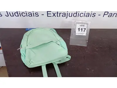 LOTE 117 - 01 MOCHILA MARCA GOCASE NA COR VERDE CLARO. (NO ESTADO) ATENÇÃO! FAZER A VISITAÇÃO ANTES DE ARREMATAR, NÃO SABEMOS SE FUNCIONA, LEILÃO NÃO TEM GARANTIA E NEM DEVOLUÇÃO, SUJEITO A POSSÍVEIS AVARIAS VISÍVEIS/OCULTAS E/OU AUSÊNCIA DE COMPONENTES.